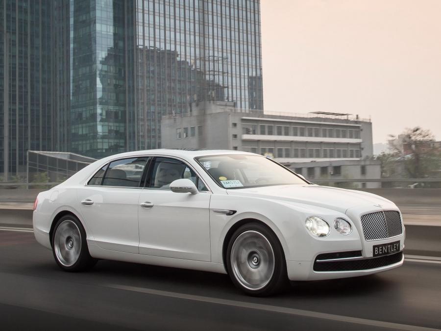  Bentley Flying Spur 2013 года  (фото 26 из 33)